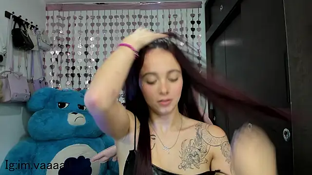 lucyy tay online show from 12/31/24, 01:36