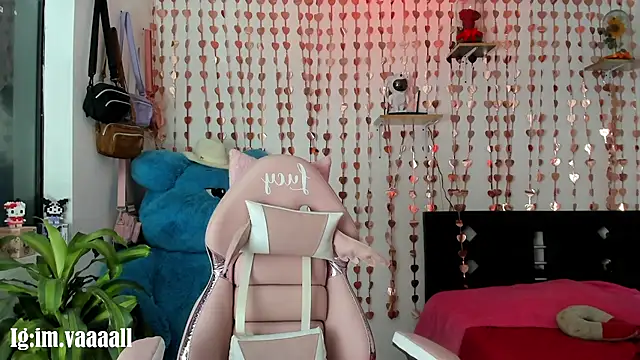 lucyy tay online show from 10/04/25, 02:31