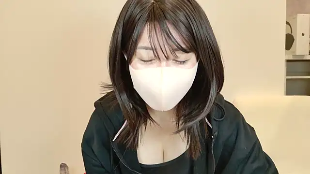 Snapshot of xx_natsumegu_xx chatting on 01/03/25, 03:49 xx natsumegu xx online show from 01/03/25, 03:49