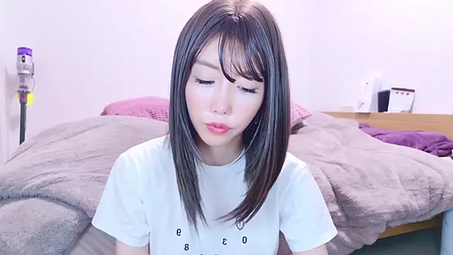 Snapshot of xx_natsumegu_xx chatting on 10/26/25, 02:23 xx natsumegu xx online show from 10/26/25, 02:23