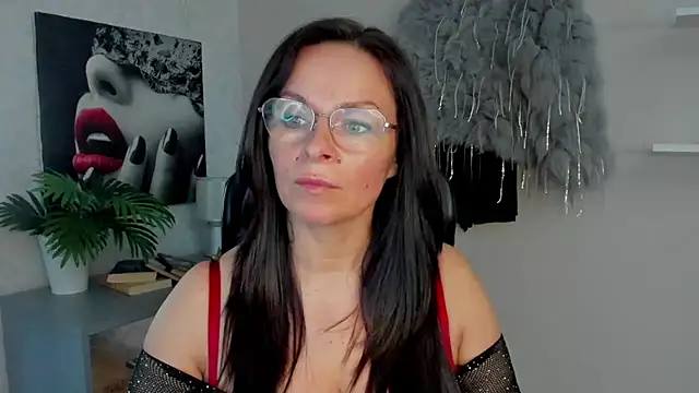 Snapshot of HelenLuxx chatting on 03/23/25, 07:20 HelenLuxx online show from 03/23/25, 07:20