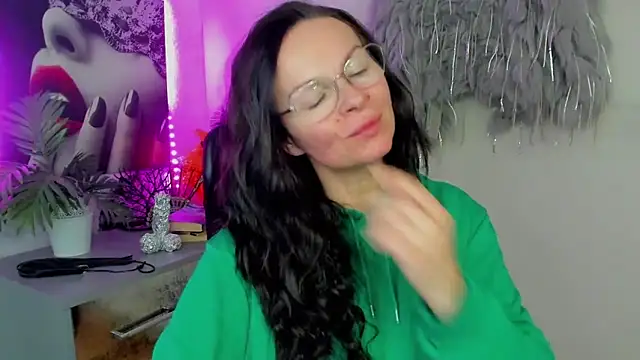 HelenLuxx online show from 02/27/26, 03:34