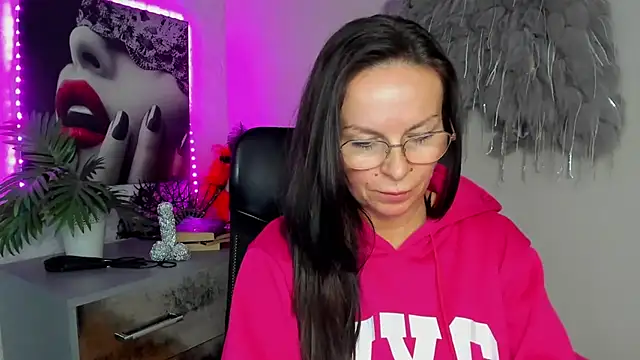 HelenLuxx online show from 03/11/26, 04:13