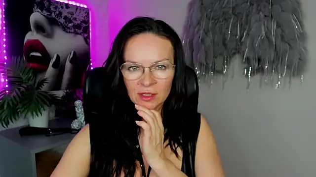 HelenLuxx online show from 03/12/26, 04:57