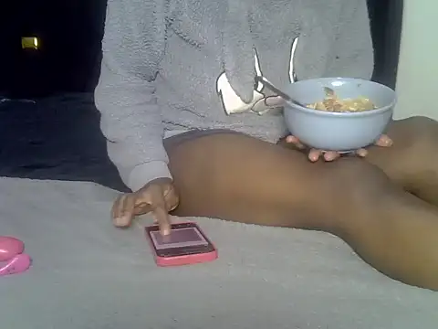 Its tyra online show from 03/23/26, 04:49