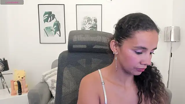 Snapshot of leslyflorez chatting on 03/04/25, 11:32 leslyflorez online show from 03/04/25, 11:32