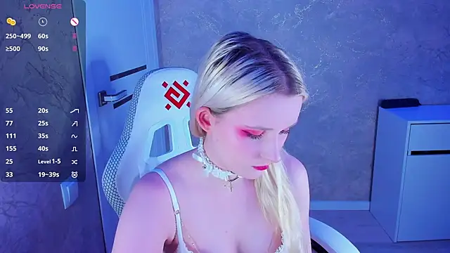 SweeteRose Royce online show from 03/18/25, 03:10