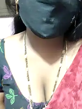 Snapshot of louise92 chatting on 01/04/25, 06:09 louise92 online show from 01/04/25, 06:09