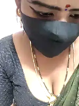 Snapshot of louise92 chatting on 01/27/25, 04:43 louise92 online show from 01/27/25, 04:43