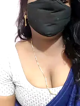 Snapshot of louise92 chatting on 02/06/25, 06:08 louise92 online show from 02/06/25, 06:08