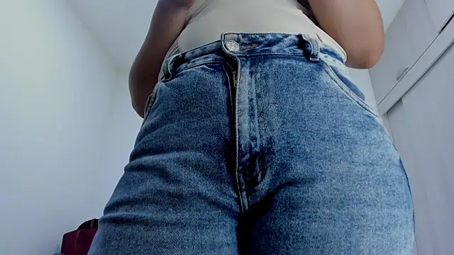 Amelia Debora Antonella online show from 03/07/26, 01:08