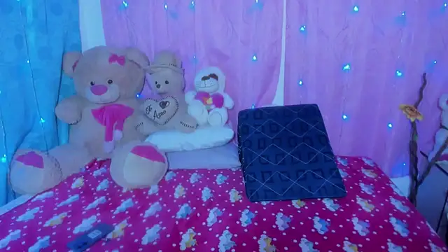 Dana Jeins online show from 12/04/25, 01:09