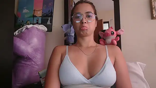 trianabell online show from 04/21/26, 05:50