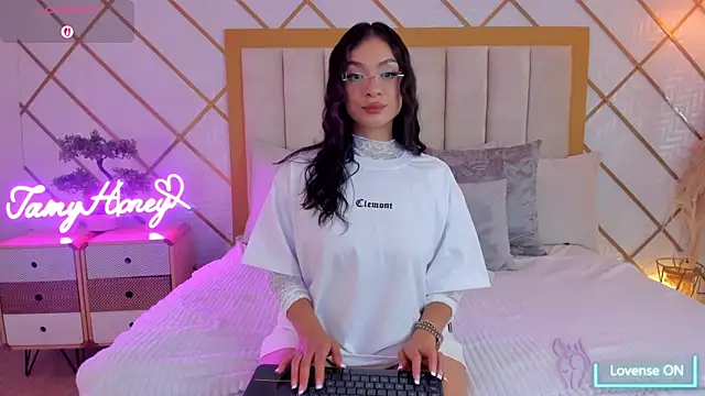Snapshot of TamyHoney chatting on 09/11/25, 11:27 TamyHoney online show from 09/11/25, 11:27