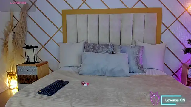 Snapshot of TamyHoney chatting on 10/08/25, 11:35 TamyHoney online show from 10/08/25, 11:35