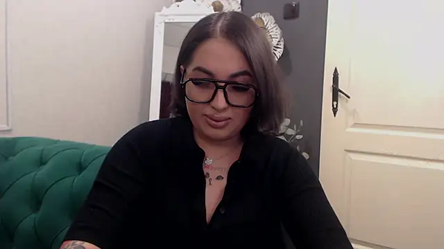 Snapshot of BustyAllyy chatting on 04/28/26, 04:12 BustyAllyy online show from 04/28/26, 04:12