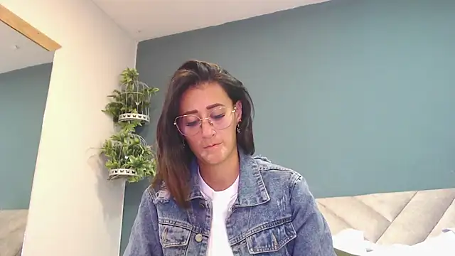 SharisWillian online show from 12/23/25, 03:59