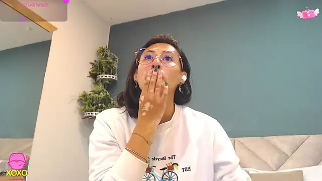 SharisWillian online show from 04/29/26, 03:54