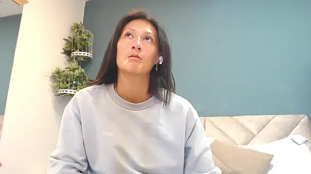 SharisWillian online show from 05/11/26, 03:34