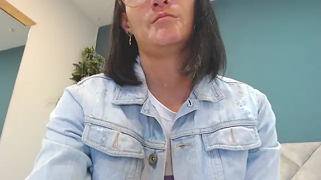 SharisWillian online show from 05/13/26, 03:59