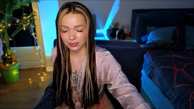 Lily Yin online show from 03/08/25, 05:49