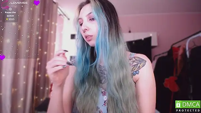 JustMeowGirl online show from 04/05/26, 05:37