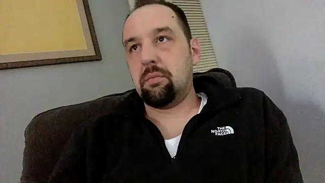Snapshot of Kink_Master_Daddy chatting on 04/15/26, 12:17 Kink Master Daddy online show from 04/15/26, 12:17