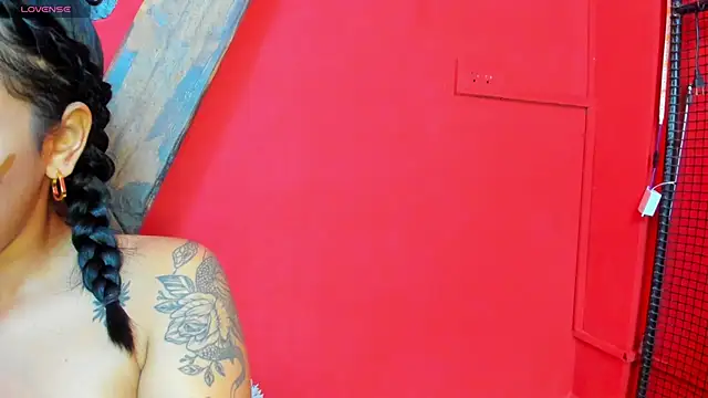 Foxy Assh  online show from 04/19/26, 06:02