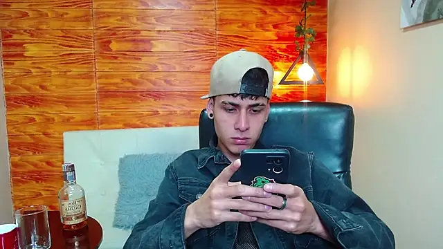 Snapshot of Bastiaan_28 chatting on 12/04/24, 03:15 Bastiaan 28 online show from 12/04/24, 03:15