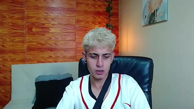 Snapshot of Bastiaan_28 chatting on 12/11/24, 01:26 Bastiaan 28 online show from 12/11/24, 01:26