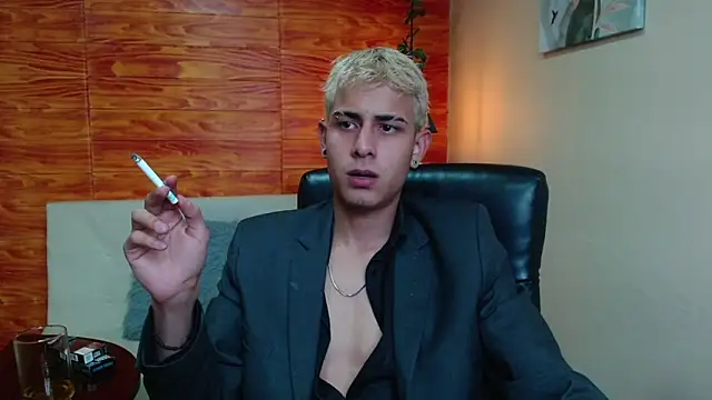 Snapshot of Bastiaan_28 chatting on 12/12/24, 11:47 Bastiaan 28 online show from 12/12/24, 11:47