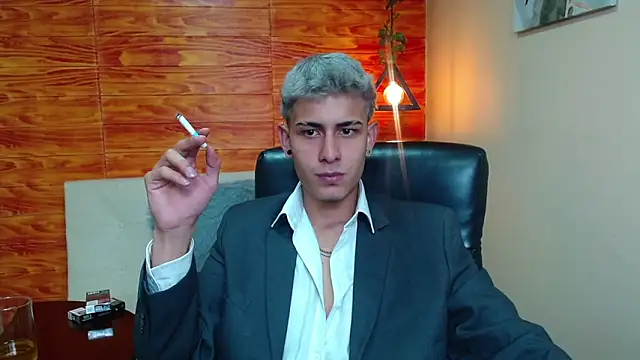 Snapshot of Bastiaan_28 chatting on 12/17/24, 11:49 Bastiaan 28 online show from 12/17/24, 11:49