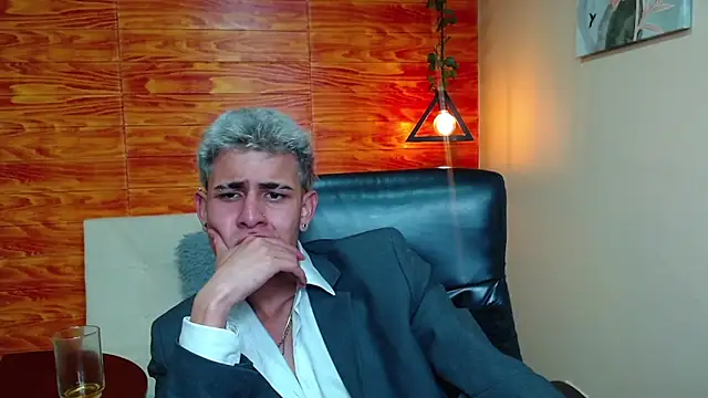 Snapshot of Bastiaan_28 chatting on 12/18/24, 09:04 Bastiaan 28 online show from 12/18/24, 09:04