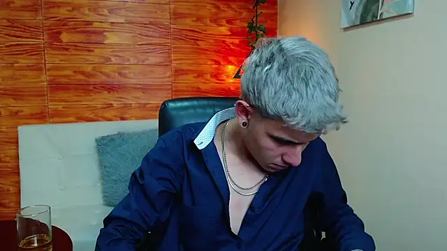 Snapshot of Bastiaan_28 chatting on 12/19/24, 01:07 Bastiaan 28 online show from 12/19/24, 01:07