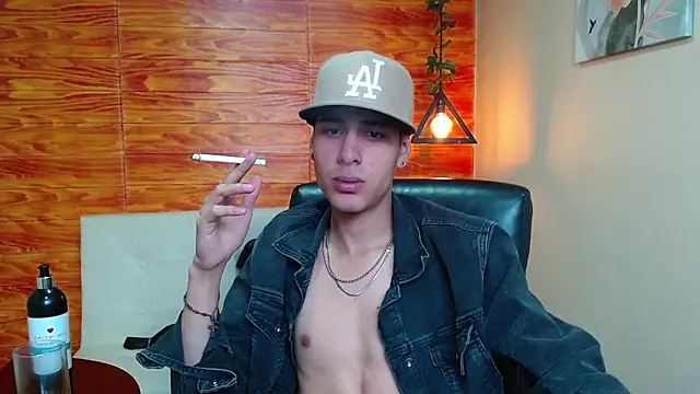 Snapshot of Bastiaan_28 chatting on 01/04/25, 08:17 Bastiaan 28 online show from 01/04/25, 08:17