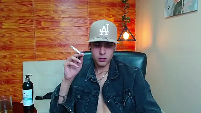 Snapshot of Bastiaan_28 chatting on 01/04/25, 11:43 Bastiaan 28 online show from 01/04/25, 11:43