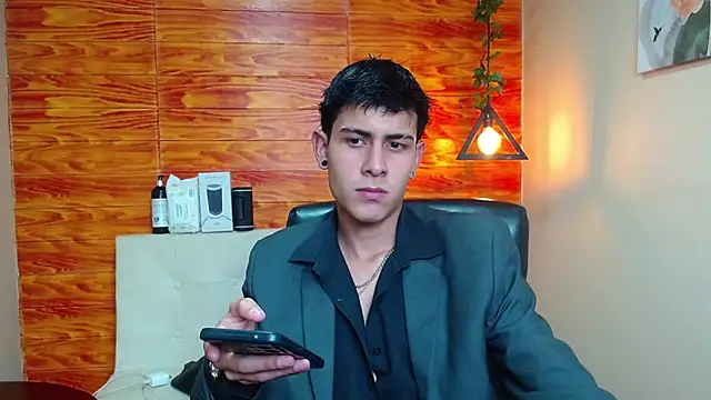 Snapshot of Bastiaan_28 chatting on 01/07/25, 09:57 Bastiaan 28 online show from 01/07/25, 09:57