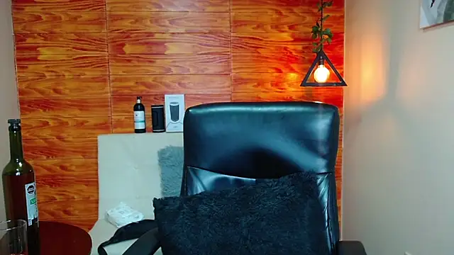 Snapshot of Bastiaan_28 chatting on 01/10/25, 03:50 Bastiaan 28 online show from 01/10/25, 03:50