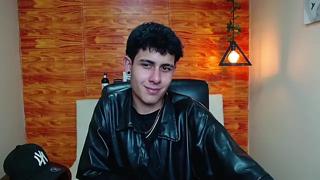 Snapshot of Bastiaan_28 chatting on 01/10/25, 06:53 Bastiaan 28 online show from 01/10/25, 06:53