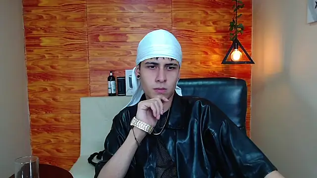 Snapshot of Bastiaan_28 chatting on 01/14/25, 02:19 Bastiaan 28 online show from 01/14/25, 02:19