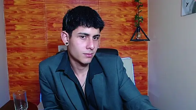 Snapshot of Bastiaan_28 chatting on 01/18/25, 06:45 Bastiaan 28 online show from 01/18/25, 06:45