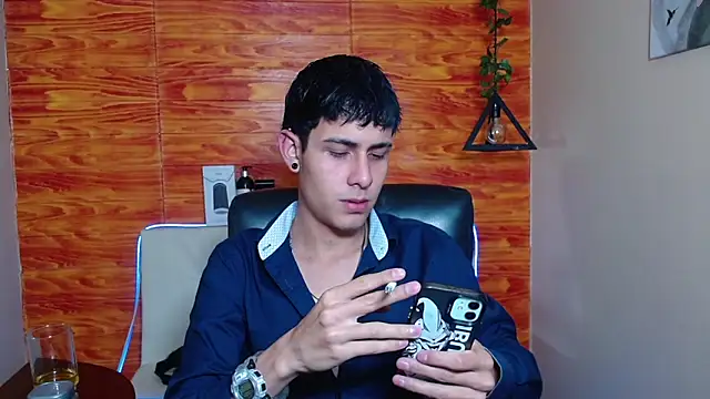 Snapshot of Bastiaan_28 chatting on 01/19/25, 04:22 Bastiaan 28 online show from 01/19/25, 04:22