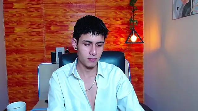 Snapshot of Bastiaan_28 chatting on 01/20/25, 11:02 Bastiaan 28 online show from 01/20/25, 11:02