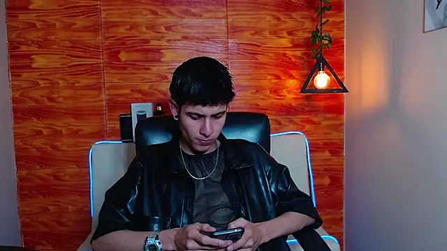 Snapshot of Bastiaan_28 chatting on 01/22/25, 04:02 Bastiaan 28 online show from 01/22/25, 04:02