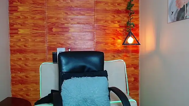 Snapshot of Bastiaan_28 chatting on 01/22/25, 10:07 Bastiaan 28 online show from 01/22/25, 10:07