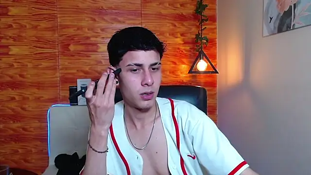 Snapshot of Bastiaan_28 chatting on 01/23/25, 09:29 Bastiaan 28 online show from 01/23/25, 09:29