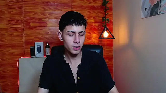 Snapshot of Bastiaan_28 chatting on 01/24/25, 03:54 Bastiaan 28 online show from 01/24/25, 03:54