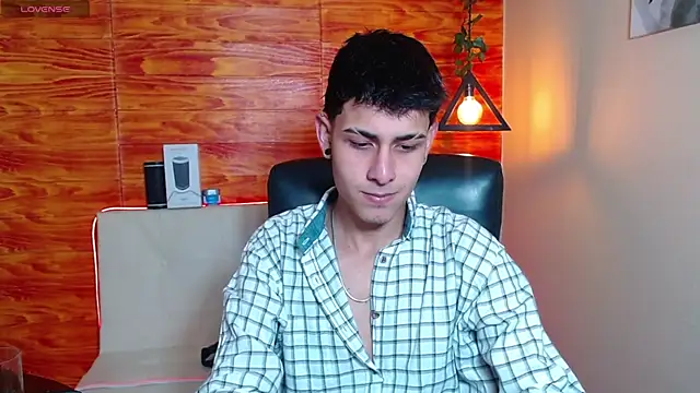 Snapshot of Bastiaan_28 chatting on 01/25/25, 04:56 Bastiaan 28 online show from 01/25/25, 04:56