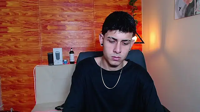 Snapshot of Bastiaan_28 chatting on 01/26/25, 07:53 Bastiaan 28 online show from 01/26/25, 07:53