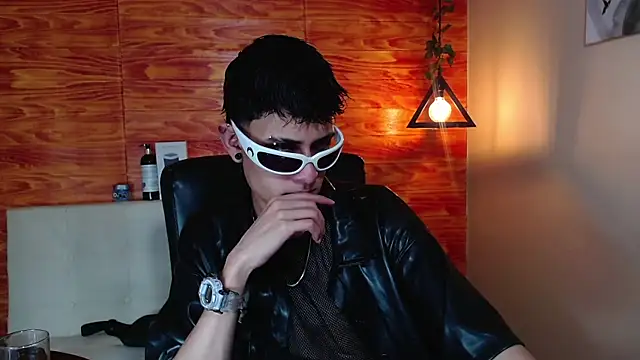 Snapshot of Bastiaan_28 chatting on 02/08/25, 03:19 Bastiaan 28 online show from 02/08/25, 03:19